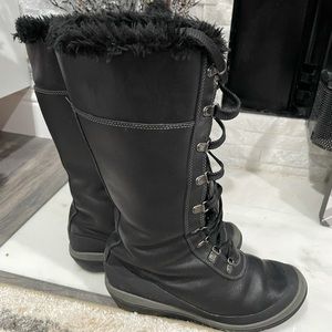 Timberland insulated lace up leather boots size 8 1/2 perfect condition